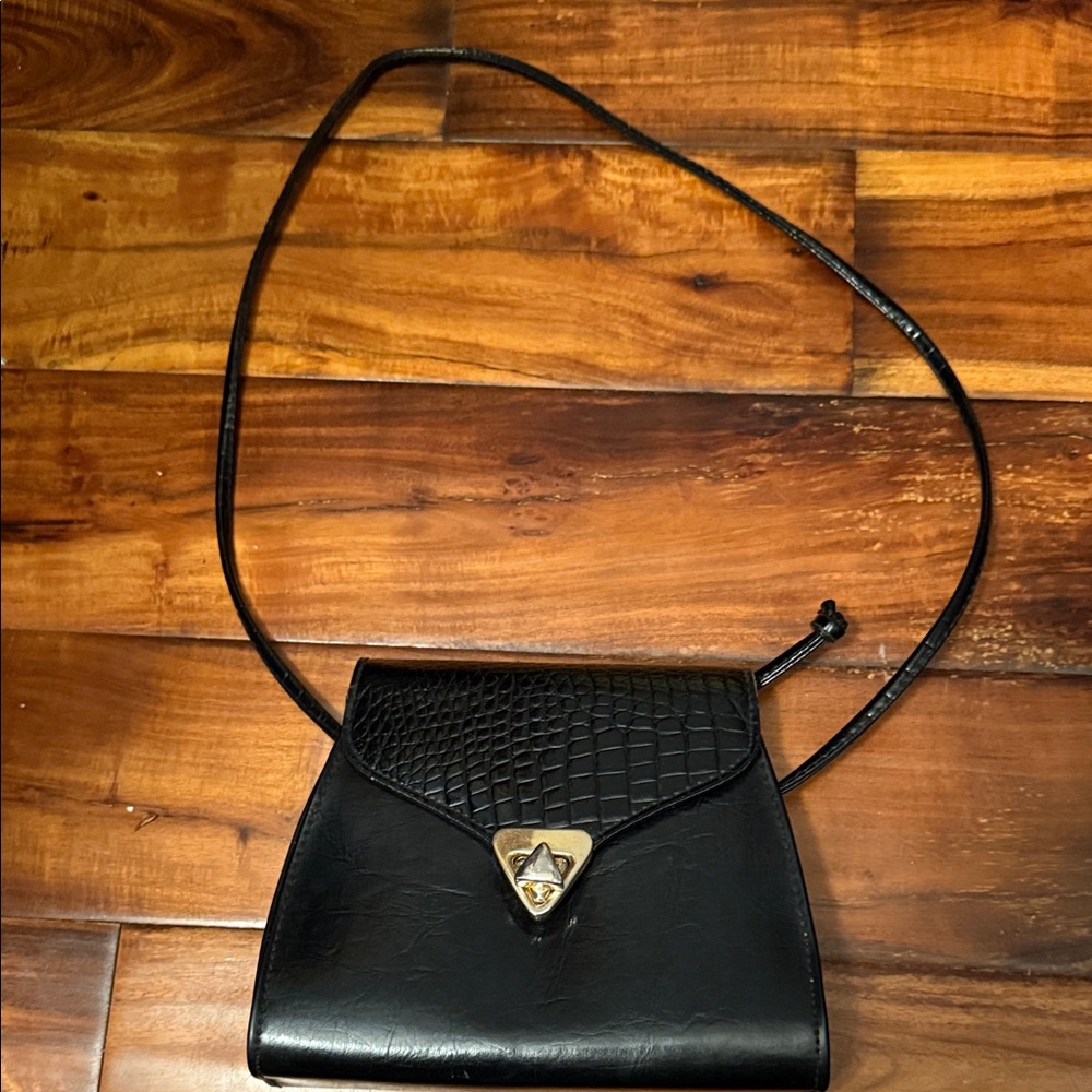 Vintage Black Women's Croc-Texture Crossbody Bag